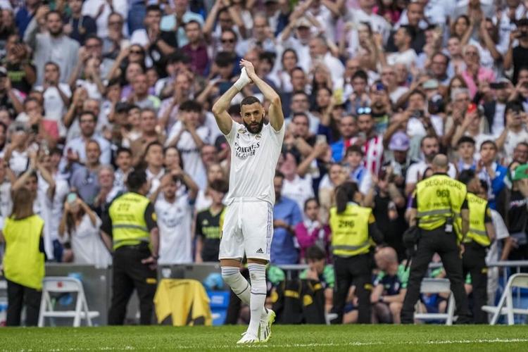 Benzema scores in final game with Madrid; Vinícius Júnior back in team after racial abuse