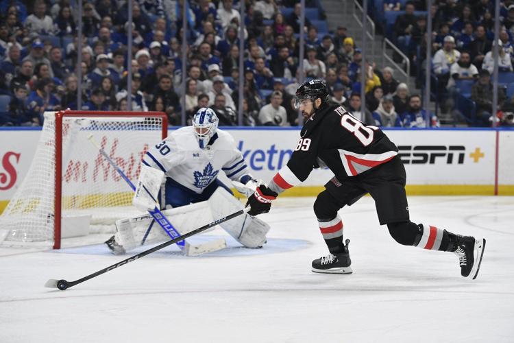 Murray nets first win in nearly 21 months as Maple Leafs beat Sabres 6-3