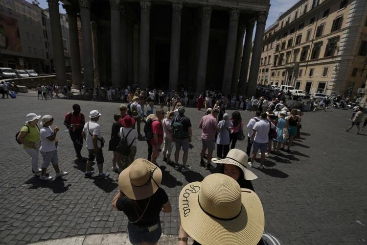 In Rome, church and state agree to Pantheon entrance fee