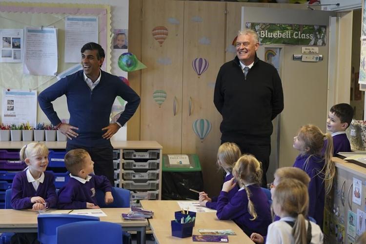 Former deputy of Britain's Conservative Party defects to smaller, populist party Reform UK