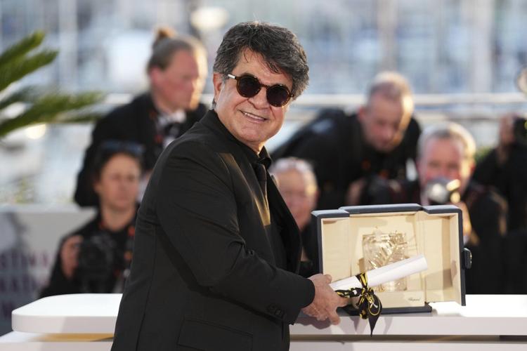 Truckers' protest in Iran gathers steam and wins support from prominent dissident voices