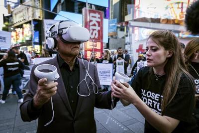 As foreign minister speaks at UN blocks away, Venezuelan asylum-seekers strain New York City