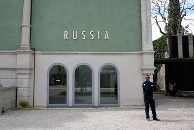 Venice Biennale’s international jury resigns amid dispute over ��ܲ�������’s participation