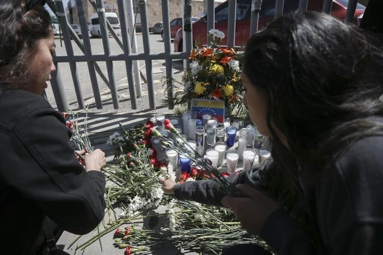 38 dead in Mexico fire after guards didn't let migrants out
