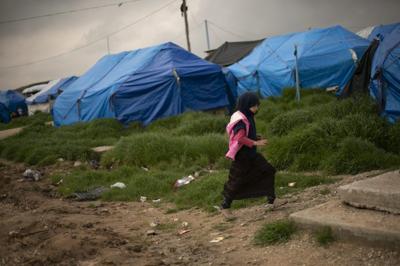 ɫֱ men, children held in Syria pursue human rights complaints against Ottawa