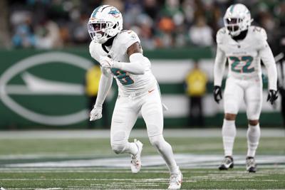 Report: ɫֱ Jevon Holland agrees to three-year deal with New York Giants
