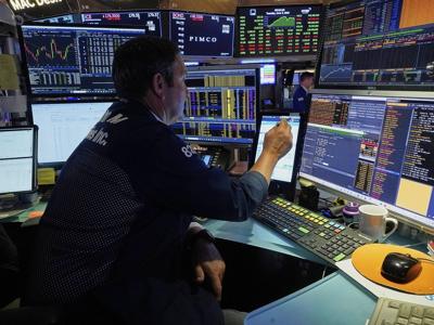 Wall Street stalls following a potentially discouraging report on the US job market