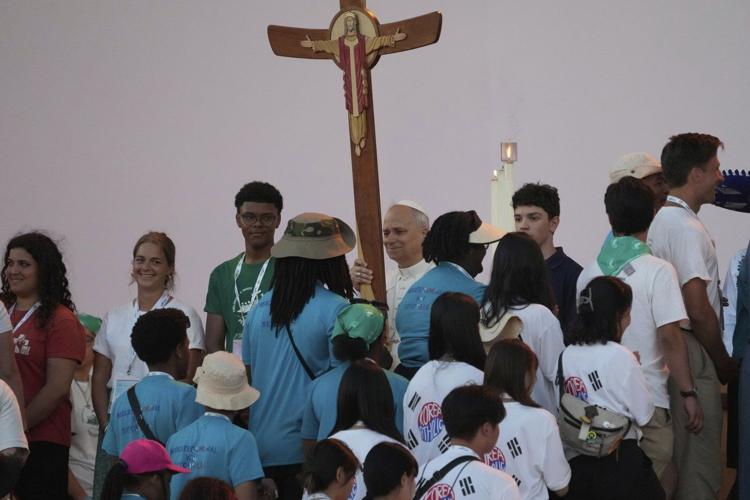 Pope thrills hundreds of thousands of young Catholics at Holy Year youth festival