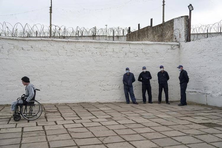 Russian POWs get to make phone calls home. Ukrainians don't. A growing movement wants that to change