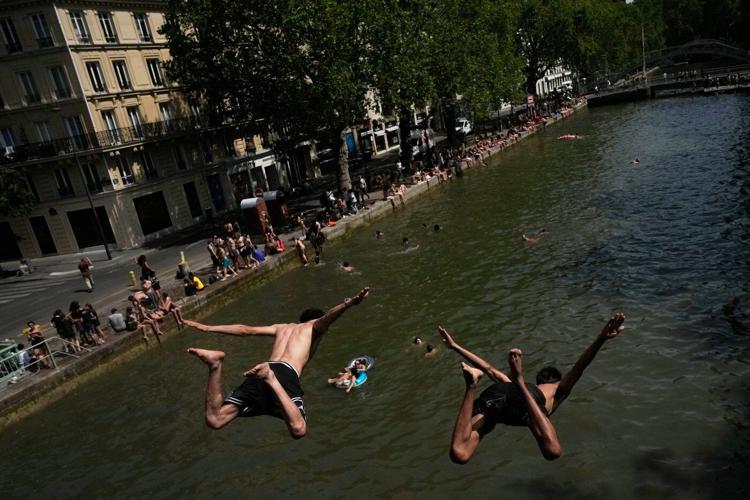 Europe's record heat has overwhelmed Paris mortuaries and left families in distress