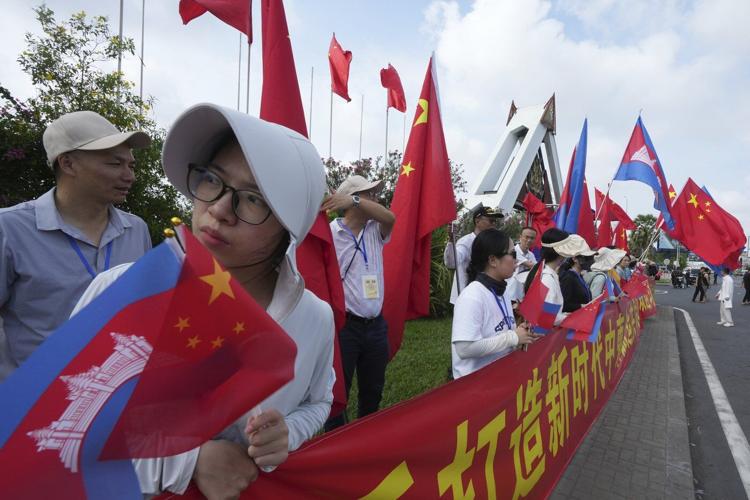 China’s leader Xi Jinping arrives in Cambodia to wrap up 3-nation Southeast Asia tour