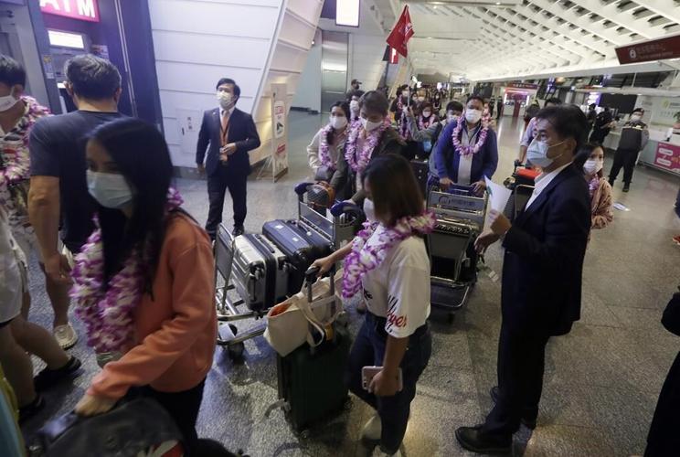 Tourists flock to Taiwan as COVID entry restrictions eased