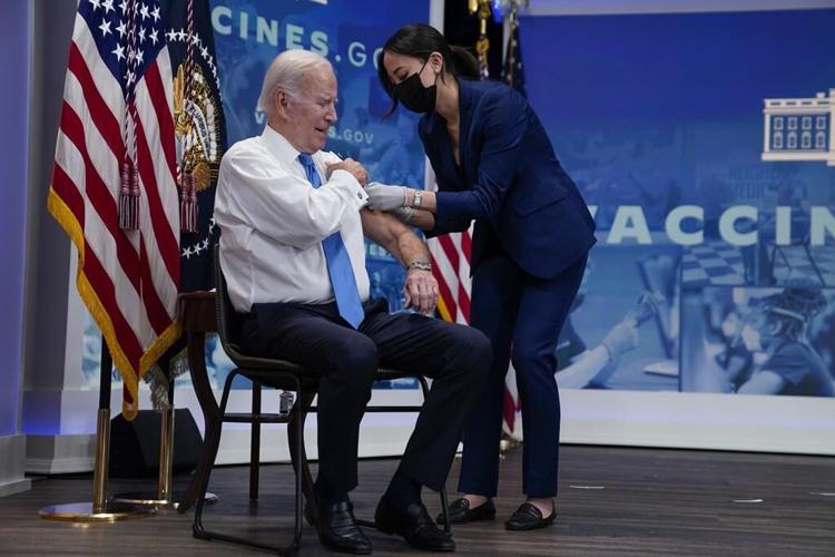 Biden gets updated COVID-19 booster shot, promotes vaccine