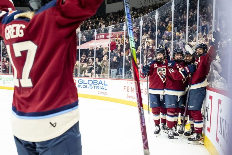 Laura Stacey lifts Victoire over last-place Torrent 4-1 without Poulin