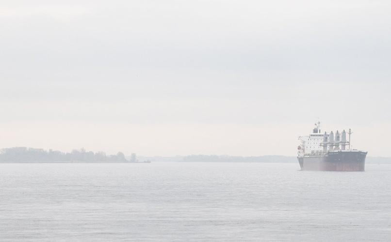 Operation begins to free ship run aground in St. Lawrence River near Montreal