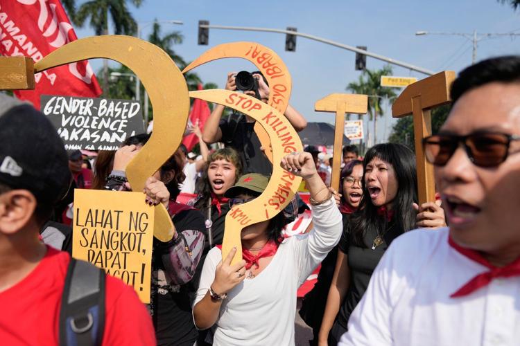 Thousands in Philippines protest corruption and demand return of stolen funds from flood projects
