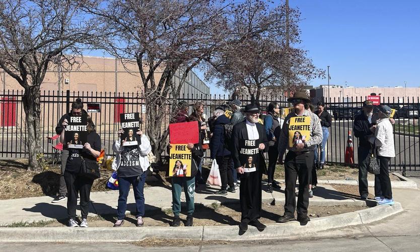 Lawyer for immigration activist Jeanette Vizguerra suspects ICE is retaliating against her