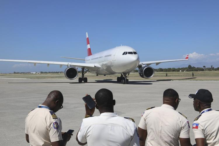 Soldiers from El Salvador join U.N.-backed mission in Haiti to combat gang violence