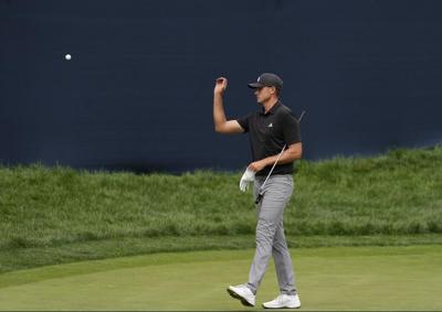 Adam Scott builds 3-shot lead in hopes of reaching FedEx Cup finale
