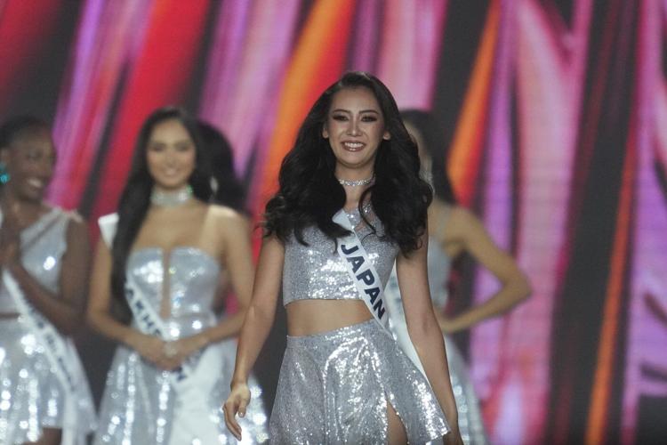 Miss Mexico is crowned Miss Universe at a pageant where she stood up to a host's bullying