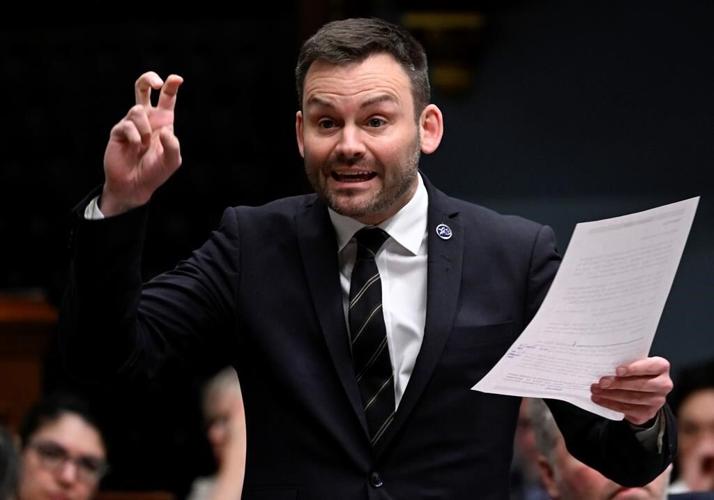Quebec minister to order probe after complaint about QMJHL English-only playoff garb