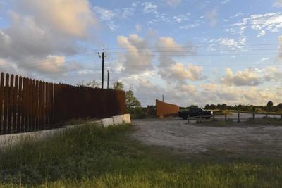Biden's movable wall is criticized by environmentalists and those who want more border security
