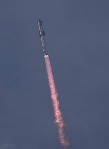 Third test flight of SpaceX's mega rocket ends with loss of spacecraft