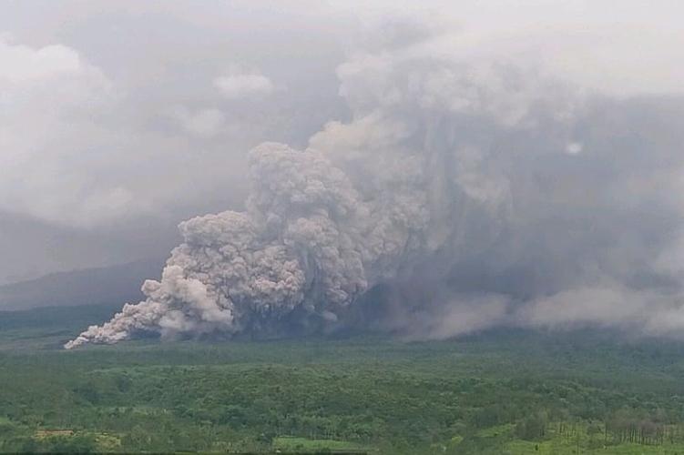 Volcano eruption forces the rescue of more than 170 climbers on Indonesia's Mount Semeru