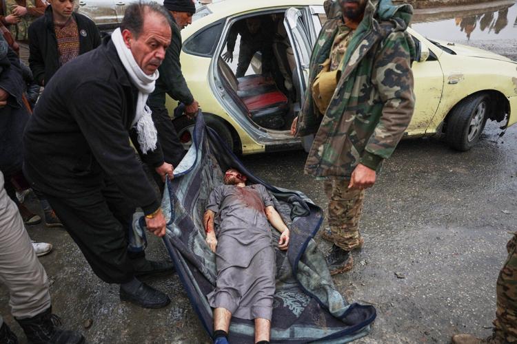 Syrian government seizes strategic town in Raqqa from Kurdish forces in an ongoing push eastward