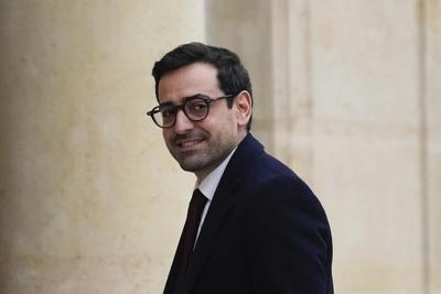 France's youngest prime minister holds 1st Cabinet meeting with ambition to get 'quick results'