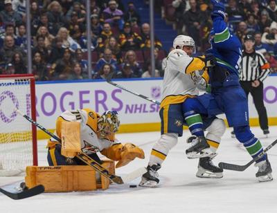 Steven Stamkos scores twice, powers Predators to 5-3 win over Canucks