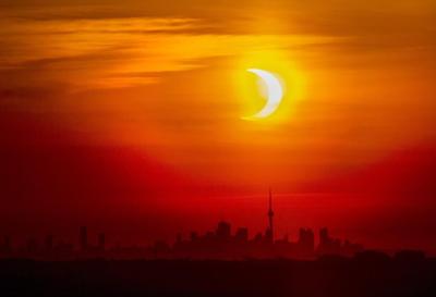 Total eclipse promises celestial show with streamers, loops and a possible comet