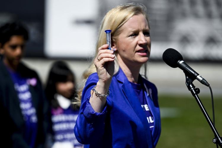 Child advocates call for online harms bill covering AI chatbots, gaming