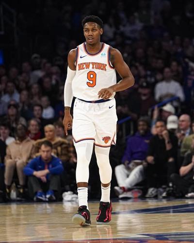 Knicks beat reeling Raptors 136-130 without Robinson