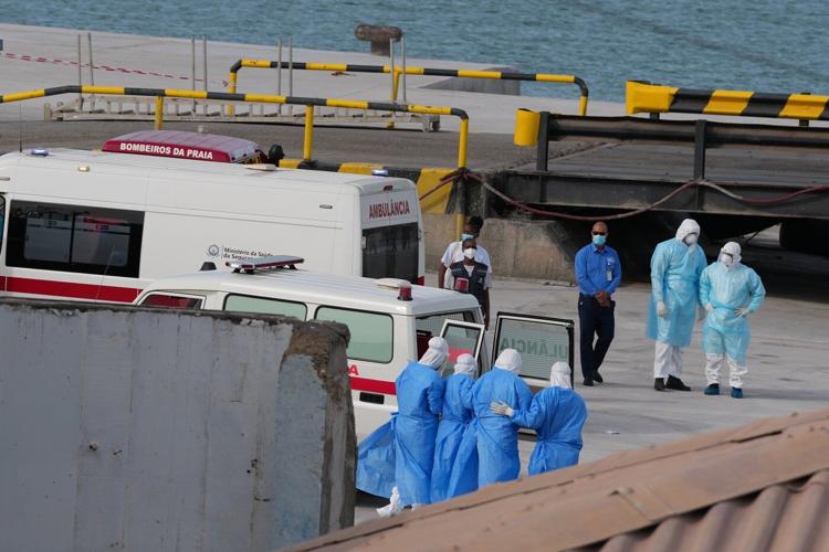 3 patients evacuated from cruise ship with hantavirus outbreak, new case confirmed in Switzerland