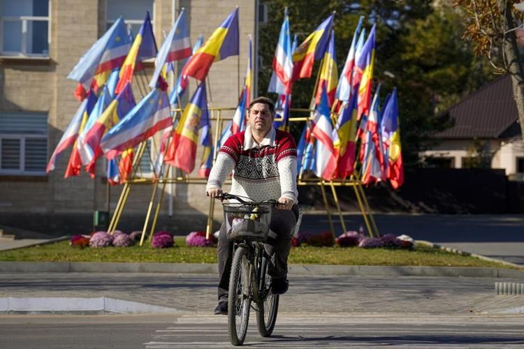 Moldovans to choose president in decisive runoff overshadowed by fraud and intimidation claims