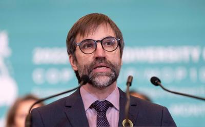 L'industrie pétrolière tarde à investir dans la décarbonisation malgré les profits