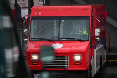 Stalemate between Canada Post and workers drags on as union demands feds stay out