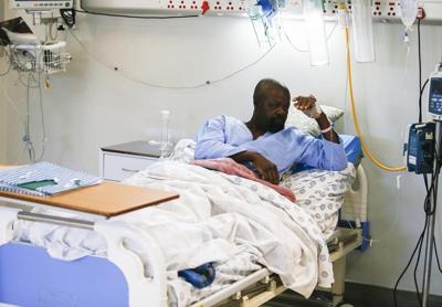 Cholera kills 17 in South Africa and a further 9 in neighboring Zimbabwe