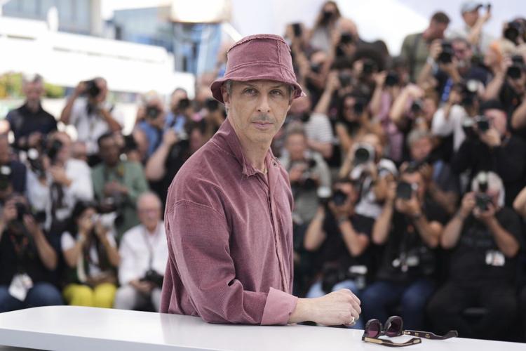 Cannes opens with Binoche's jury and De Niro getting an honorary Palme d'Or