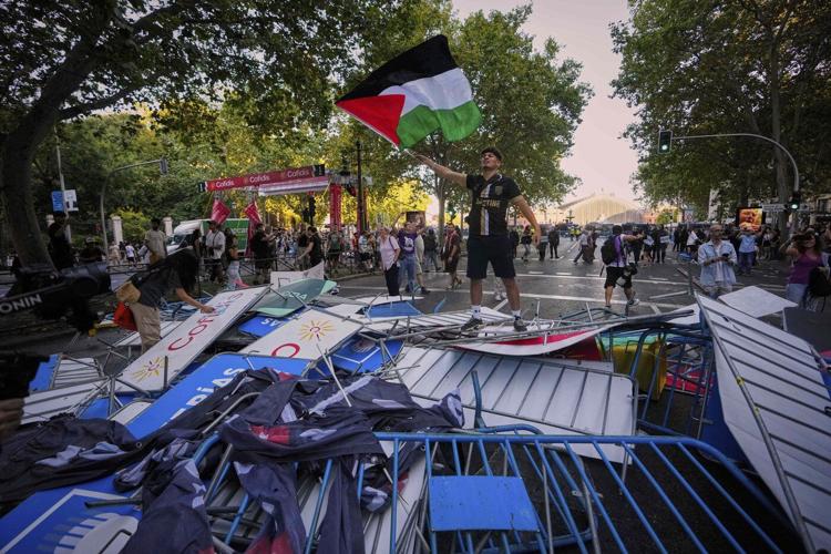 Vuelta organizers defend decision to keep Israeli team in race after protests in Madrid finale