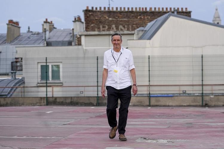 Belgian fashion designer Dries Van Noten is stepping down as creative director at the end of June
