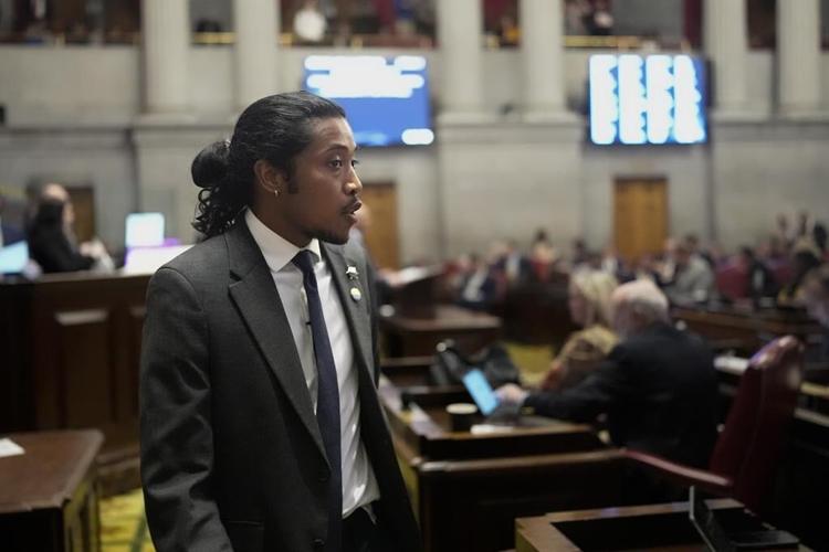 Tennessee House advances bill to ban reappointing lawmakers booted for behavior