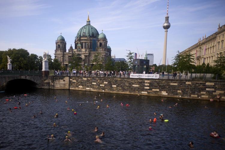 Berlin banned river swimming a century ago. Locals now want to jump back into the water