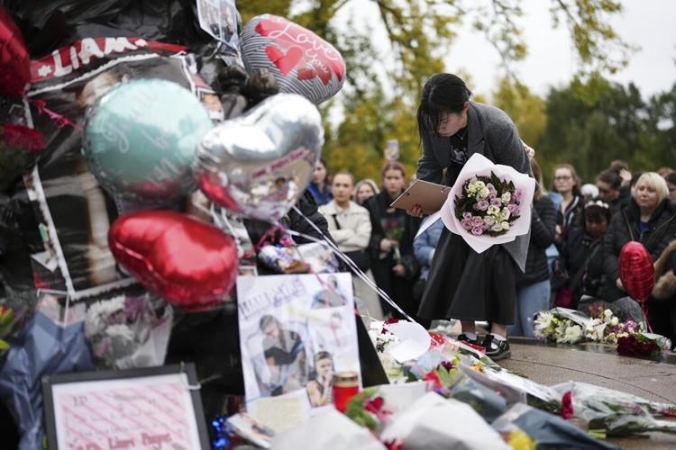 Directioners mourning singer Liam Payne leave tributes in London and other cities