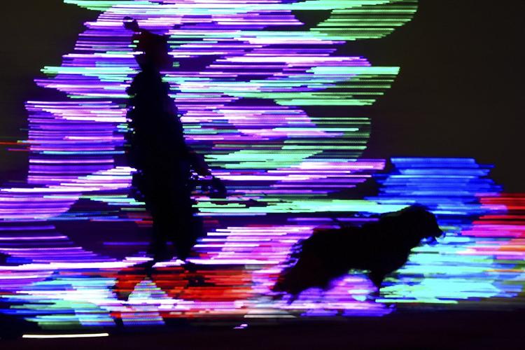 PHOTO COLLECTION: Holiday Lights Around the World