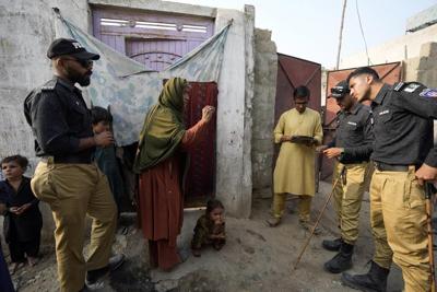 A Pakistani province aims to deport 10,000 Afghans a day