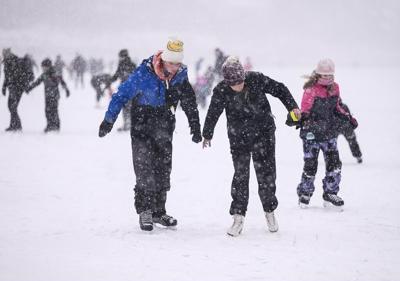 Biting cold weather in Ottawa to allow Family Day skating on Rideau Canal