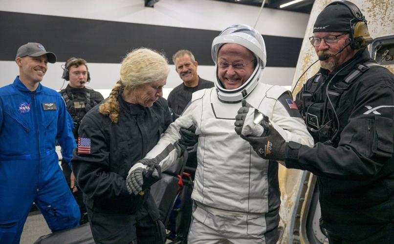 Ailing astronaut returns to Earth early in NASA's first medical evacuation