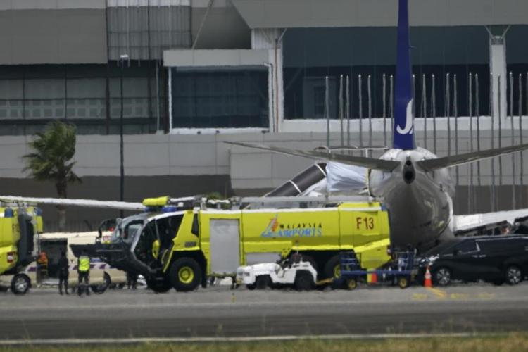 Plane believed to be carrying Norway's king departs Malaysia, a day after he received a pacemaker
